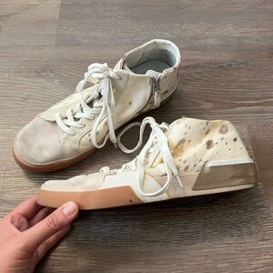 💸 SOLD • Dolce Vita Zoel Ivory Metallic Calf Hair Sneakers Size 9